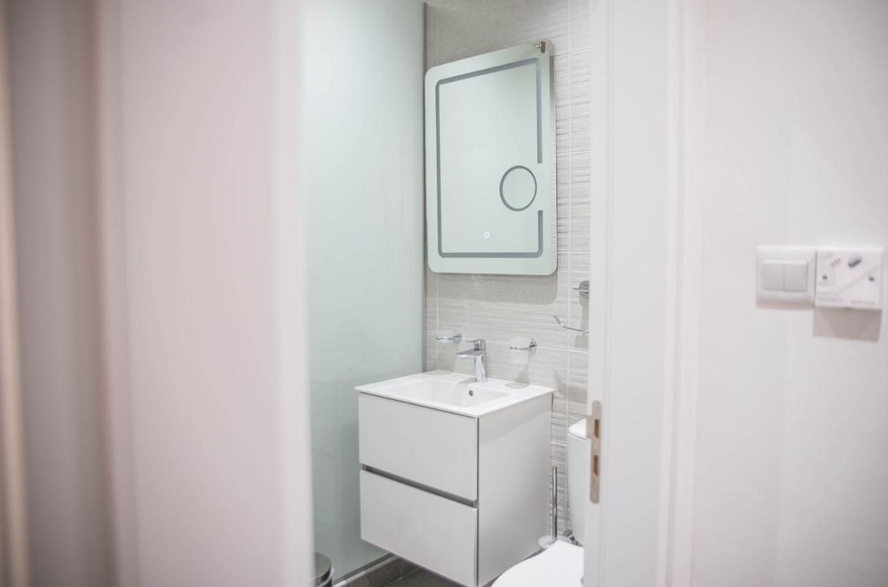 Lovely One Bedroom With View Διαμέρισμα *