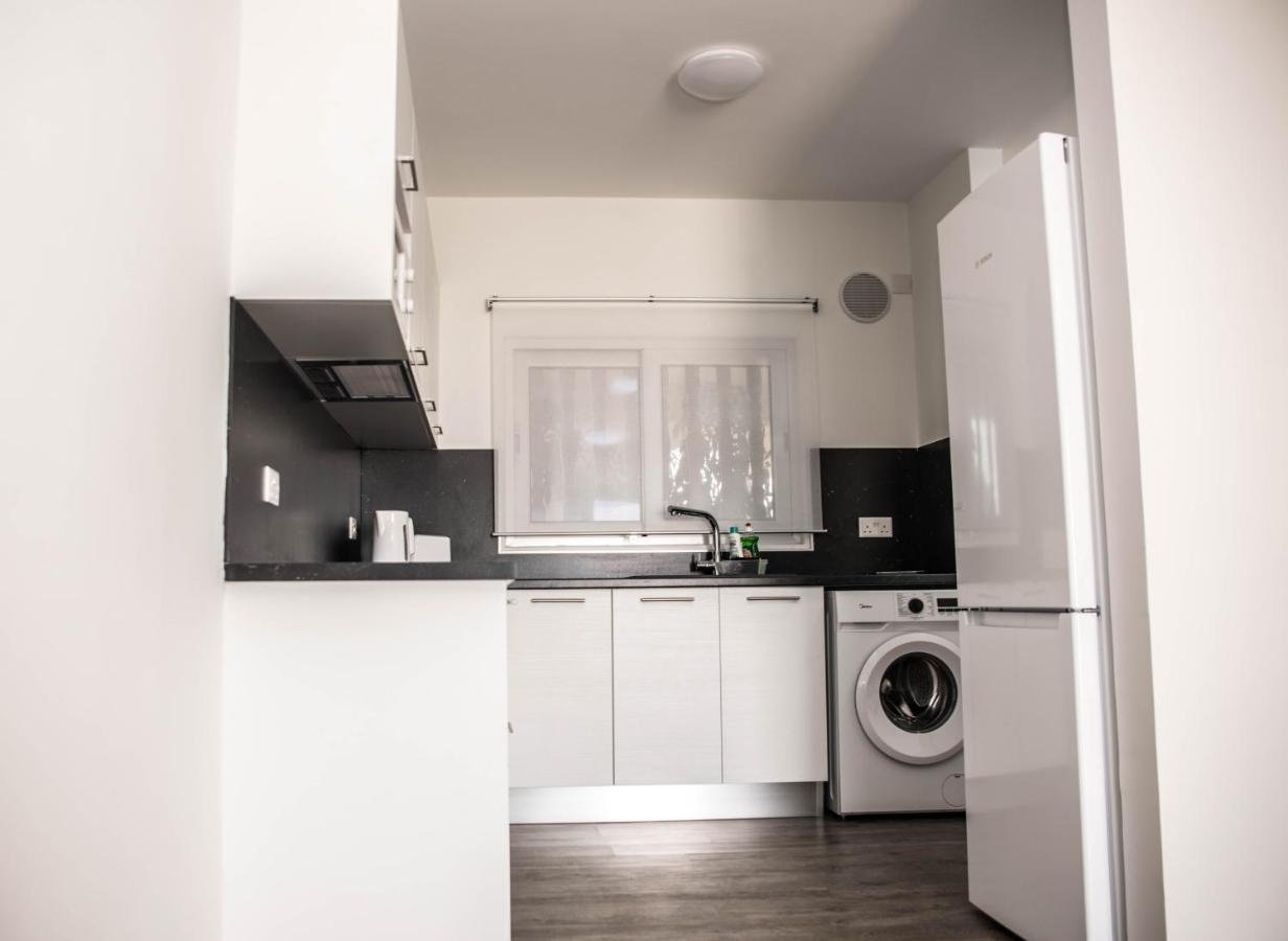 Lovely One Bedroom With View Διαμέρισμα